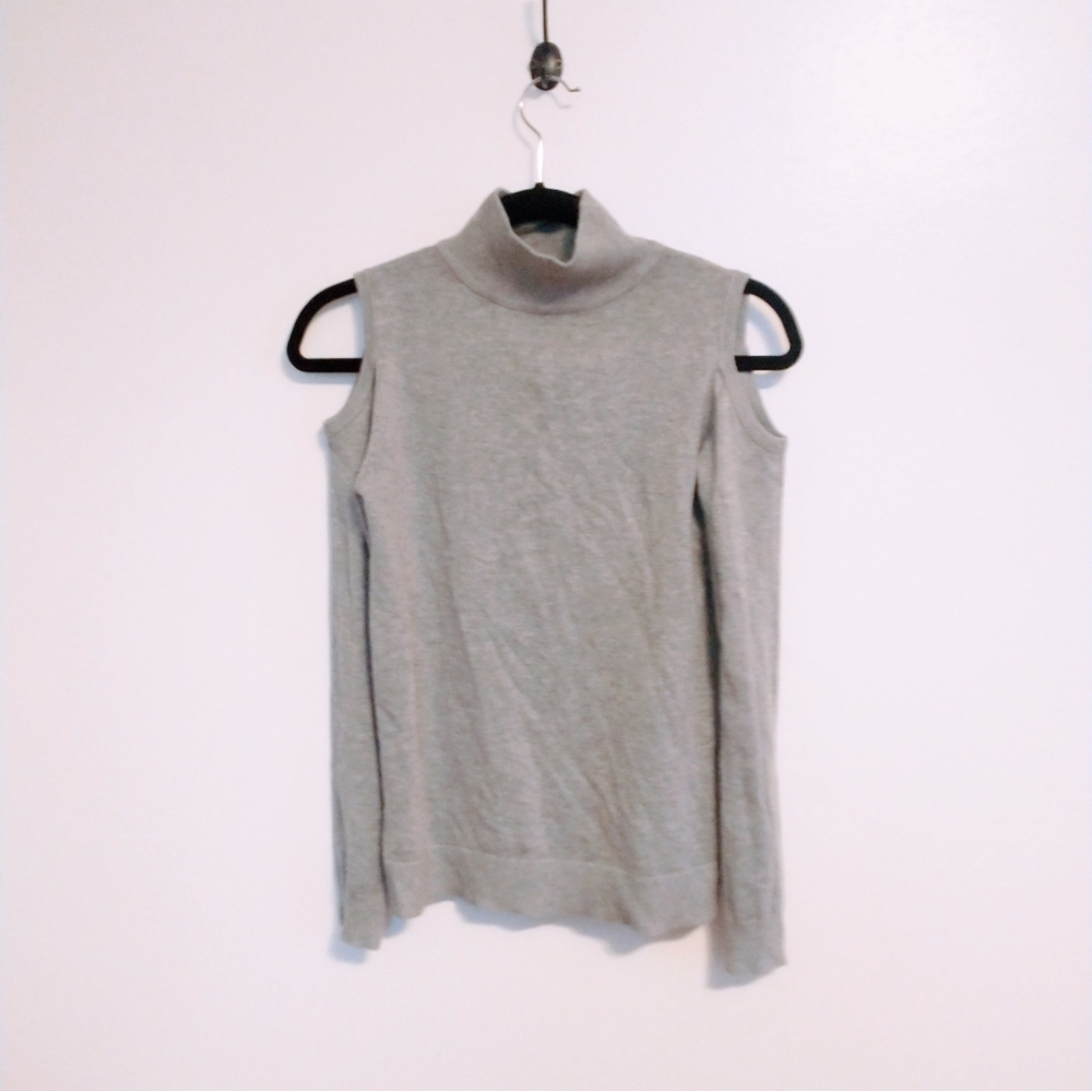 Cozy corner grey long sleeve top with cold shoulder and turtleneck size medium.